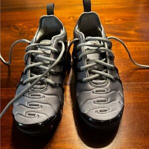 New - NIKE Air Vapormax- Men’s 6 / Women’s 7.5